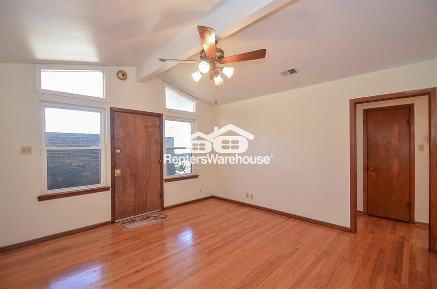Building Photo - 6923 Cole Creek Dr