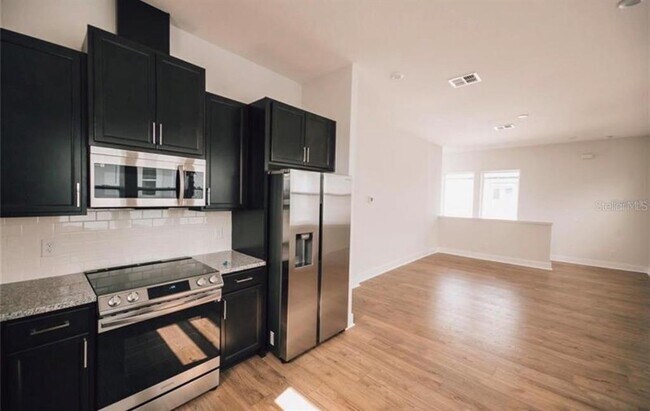 Building Photo - 6824 Bridgman St