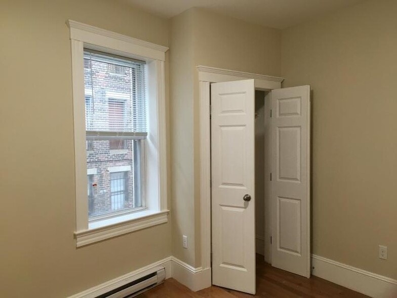 Building Photo - 884 Huntington Ave