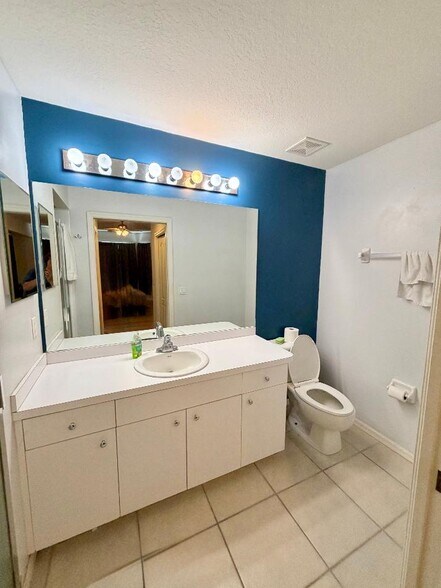 Building Photo - 8450 Kingbird Loop
