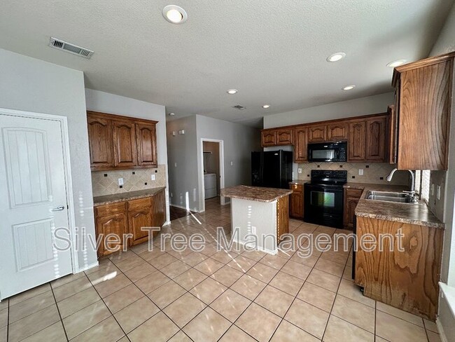 Building Photo - 420 Donagon Ct