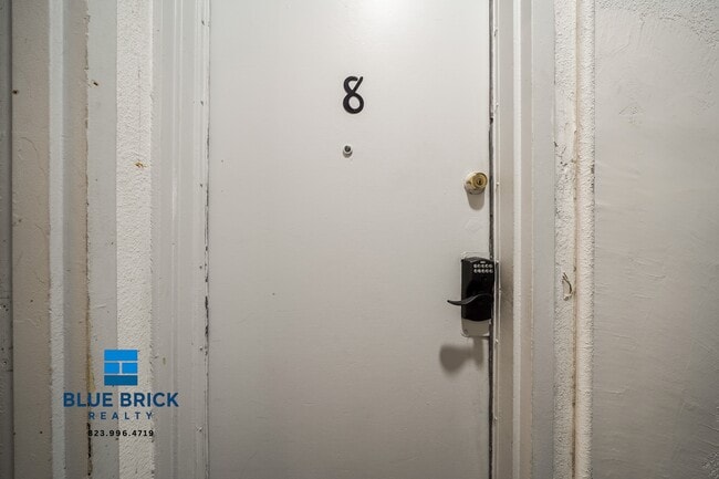 Building Photo - 1420 Flower St