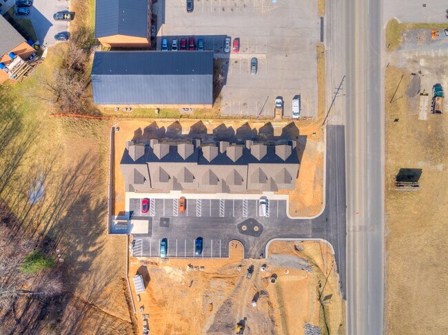 Building Photo - 91 E Main St