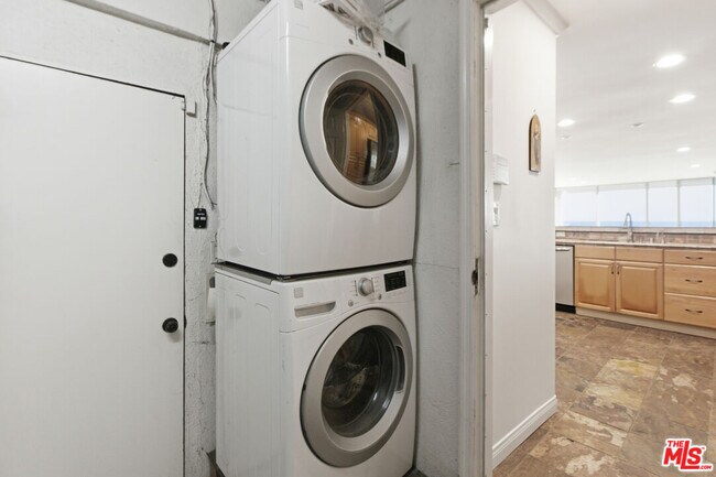 Building Photo - 20456 Pacific Coast Hwy