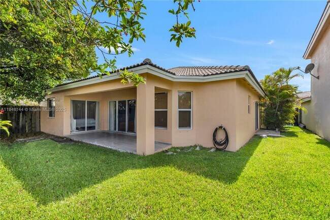 Building Photo - 13949 SW 155th Ct