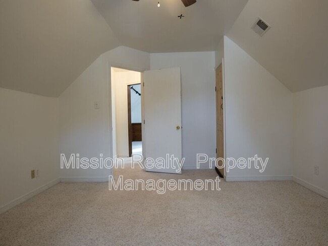 Building Photo - 2101 S Twilight Ln