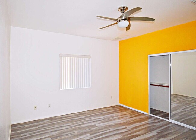 Building Photo - 5/3 Stunner in Cathedral City