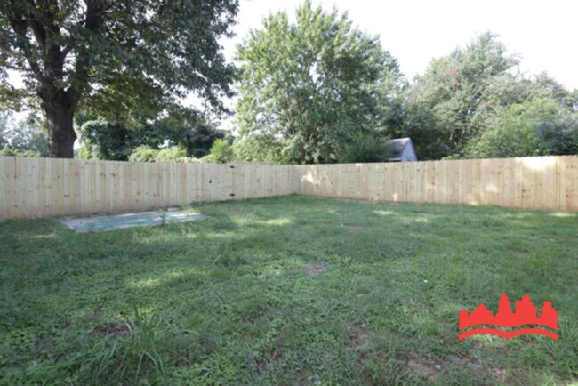 Building Photo - 493 Deerskin Dr
