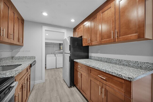Building Photo - 2225 SW 62nd Ct