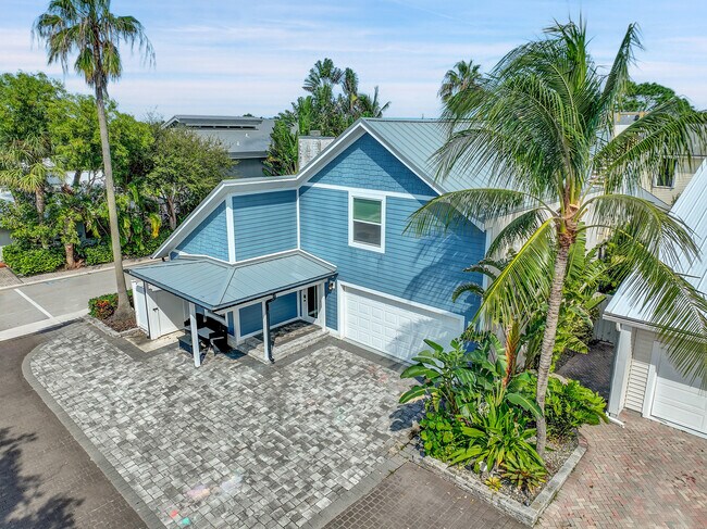 Building Photo - 600 Xanadu Pl