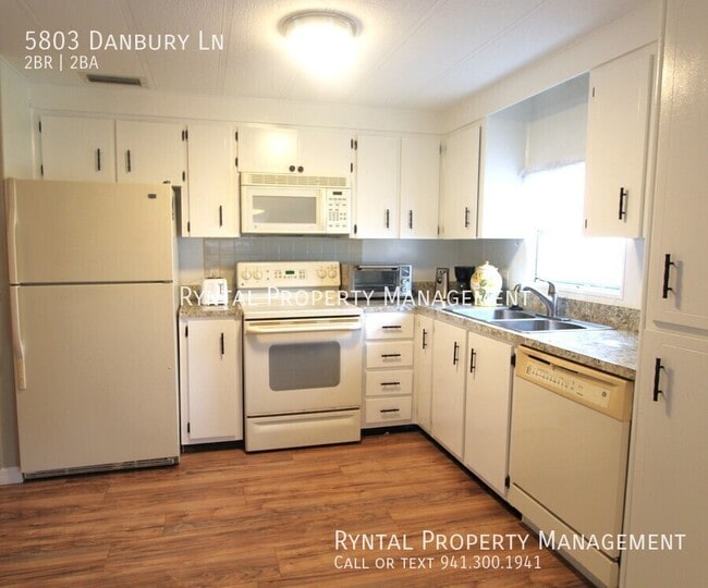 Building Photo - 5803 Danbury Ln