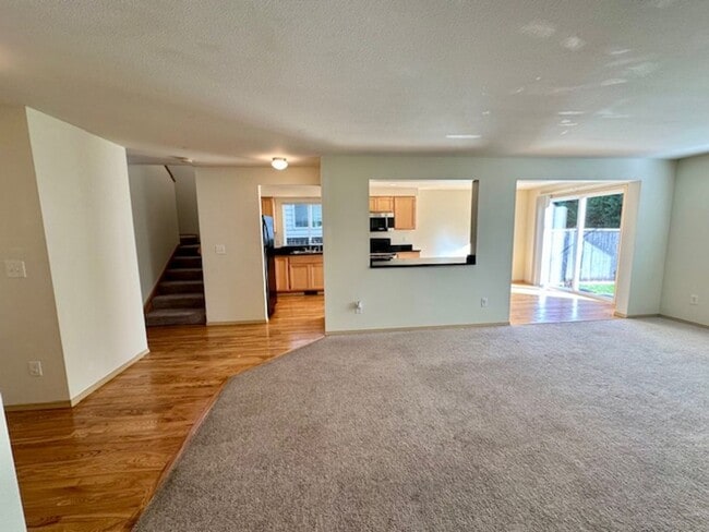 Building Photo - Roomy 4-Bedroom Home in Quiet Panther Lake Location