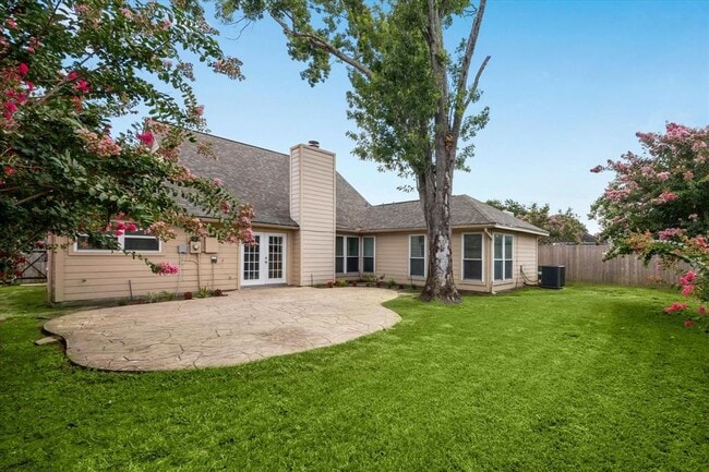 Building Photo - 22831 Rangeview Dr