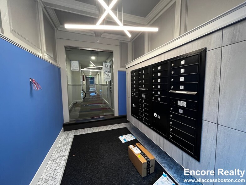 Building Photo - 19 Peterborough St