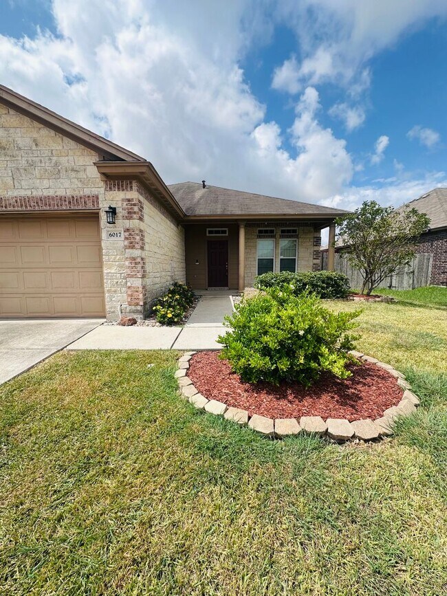Building Photo - 6017 Tapestry Dr