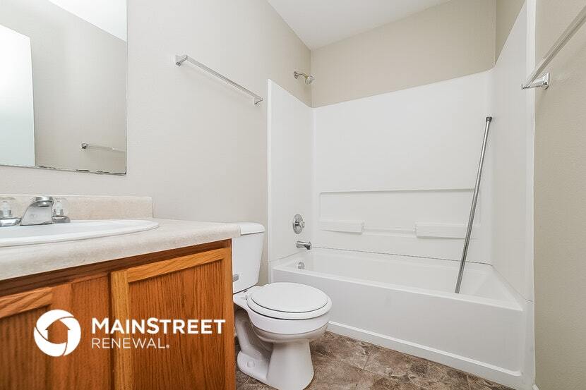 Building Photo - 5458 Fairway Forest Dr