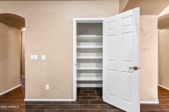 Building Photo - 41284 W Cahill Dr