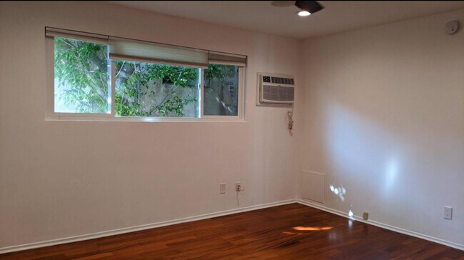 Building Photo - 1926 Glendon Ave