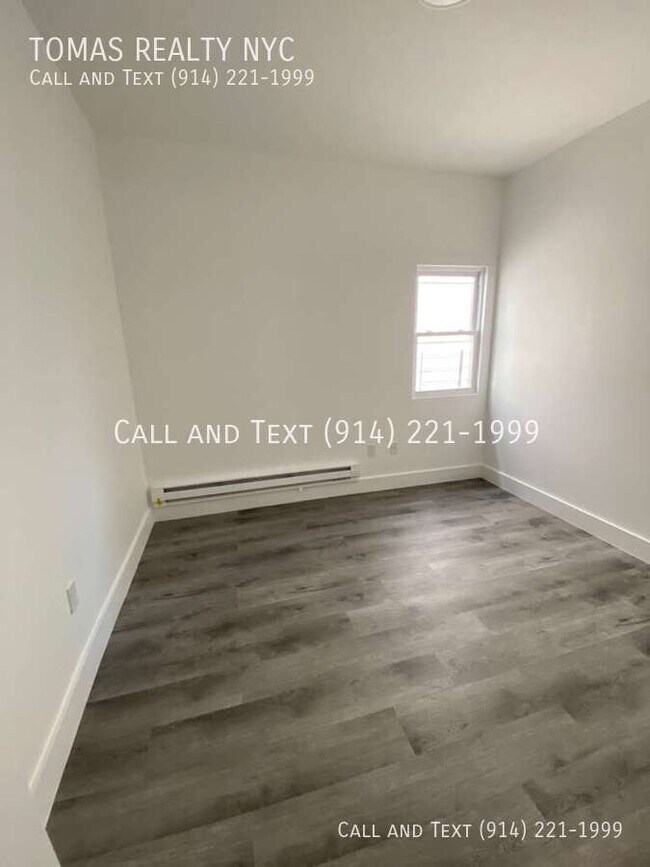 Building Photo - 25 Riverview Pl