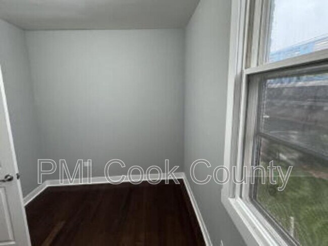 Building Photo - 1950 S Trumbull Ave