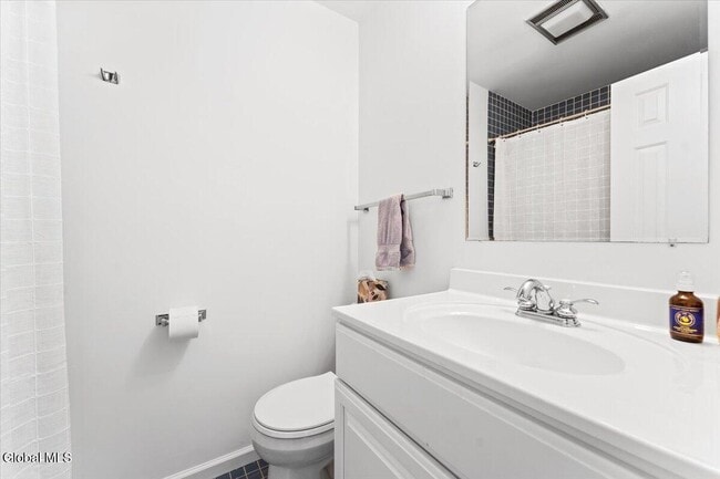 Building Photo - 12 Vallera Rd