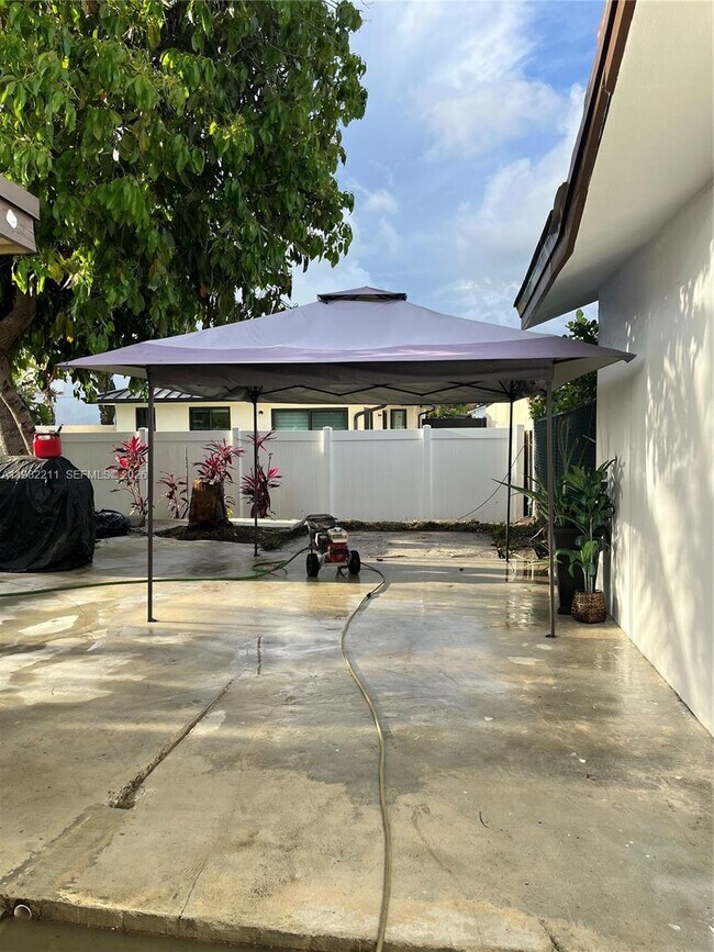 Building Photo - 13485 SW 28th St