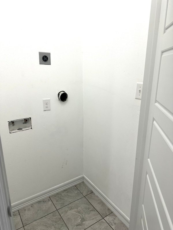 Building Photo - 325 Clemente Ave