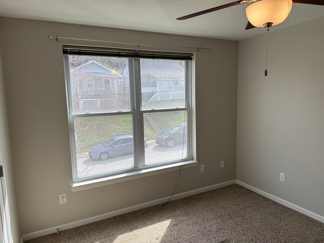 Building Photo - 39 19th St