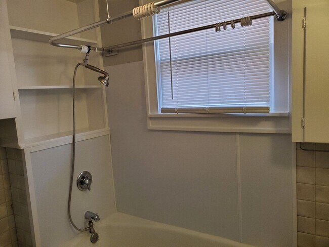 Building Photo - 503 Washington Ave