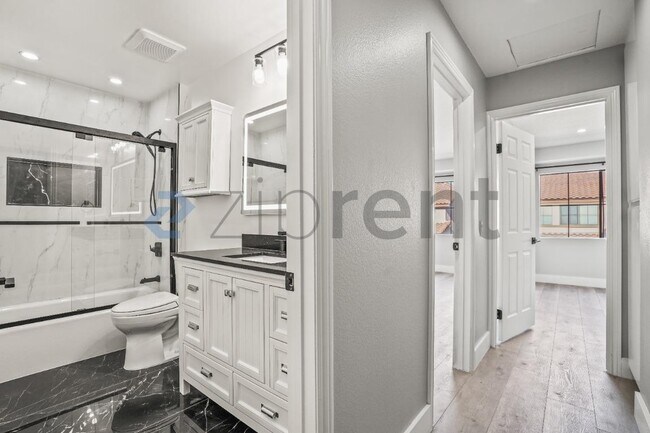 Building Photo - 16810 Picadilly Ln