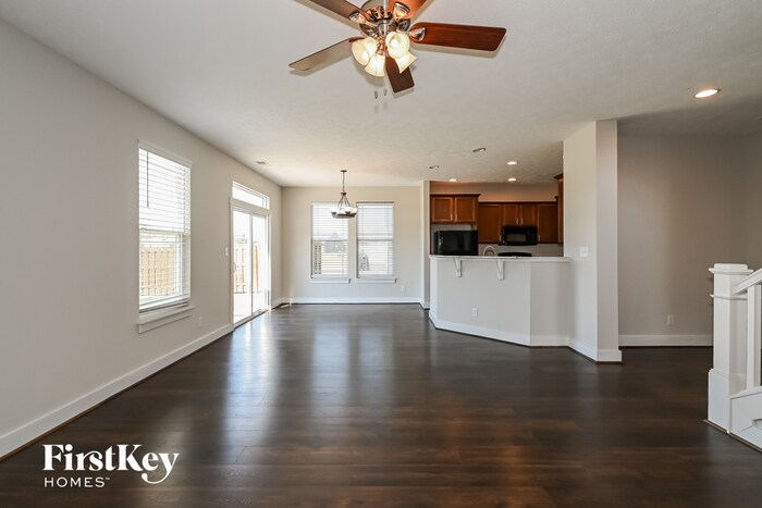 Building Photo - 607 Albermarle Dr