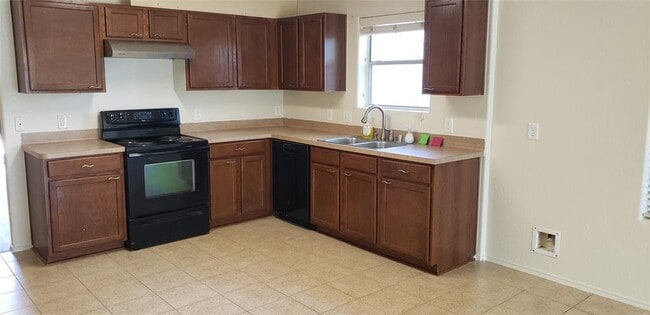 Building Photo - 1119 Desert Oasis Ln