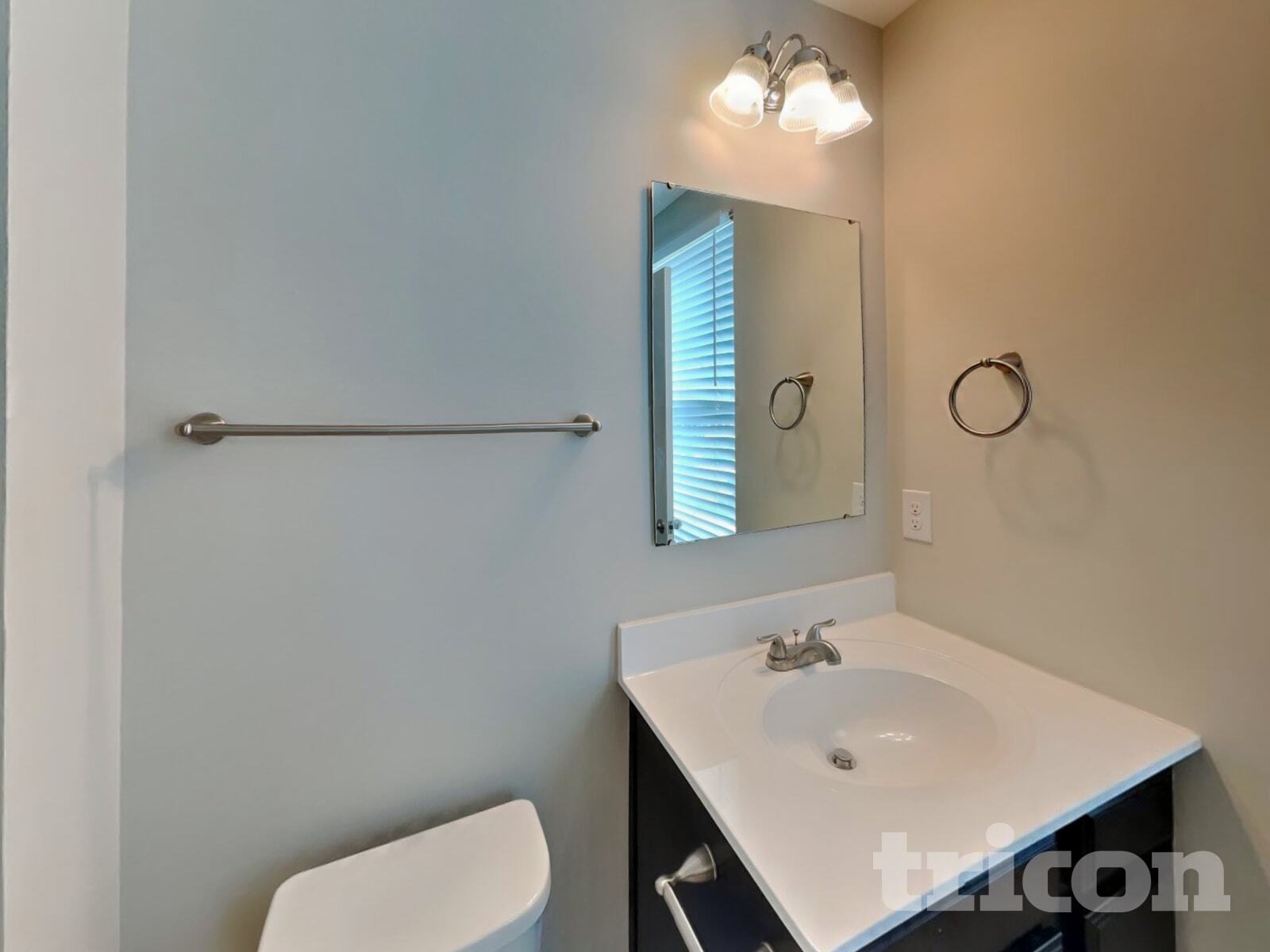 Building Photo - 2424 Solomon Ln