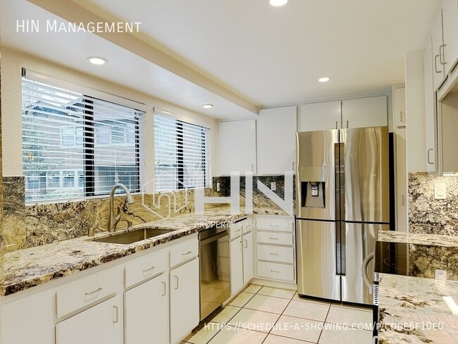 Building Photo - 1098 Ocaso Camino