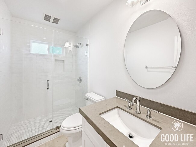 Building Photo - Stunning 3BR Home in Santa Ana with Private  Large Yard, Modern Upgrades & 2-Car Garage