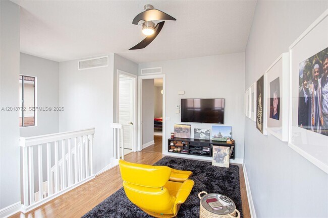 Building Photo - 2412 Venetian Way