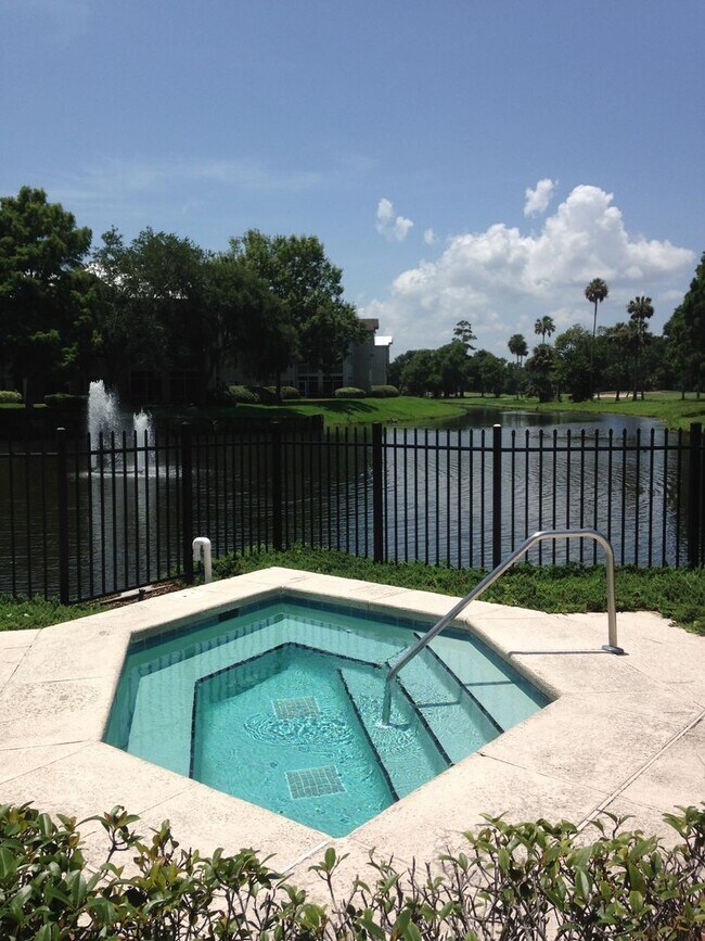 Building Photo - 800 Ironwood Dr