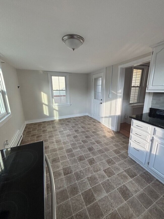 Building Photo - 3 Bedroom 1.5 Bathroom Available in Manheim!