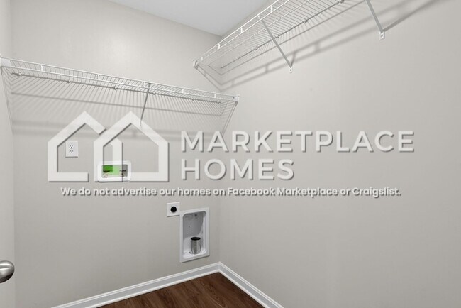 Building Photo - 8436 Gateway Run Rd