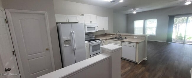 Building Photo - 1573 Biscayne Bay Dr