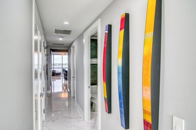 Building Photo - 1 Water Clb Wy