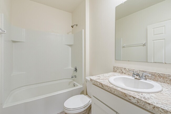 Building Photo - 2214 Capital Dr