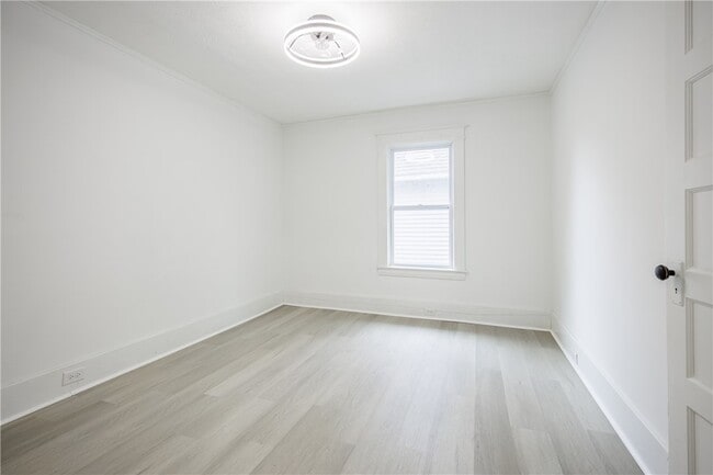 Building Photo - 35 Lawton St