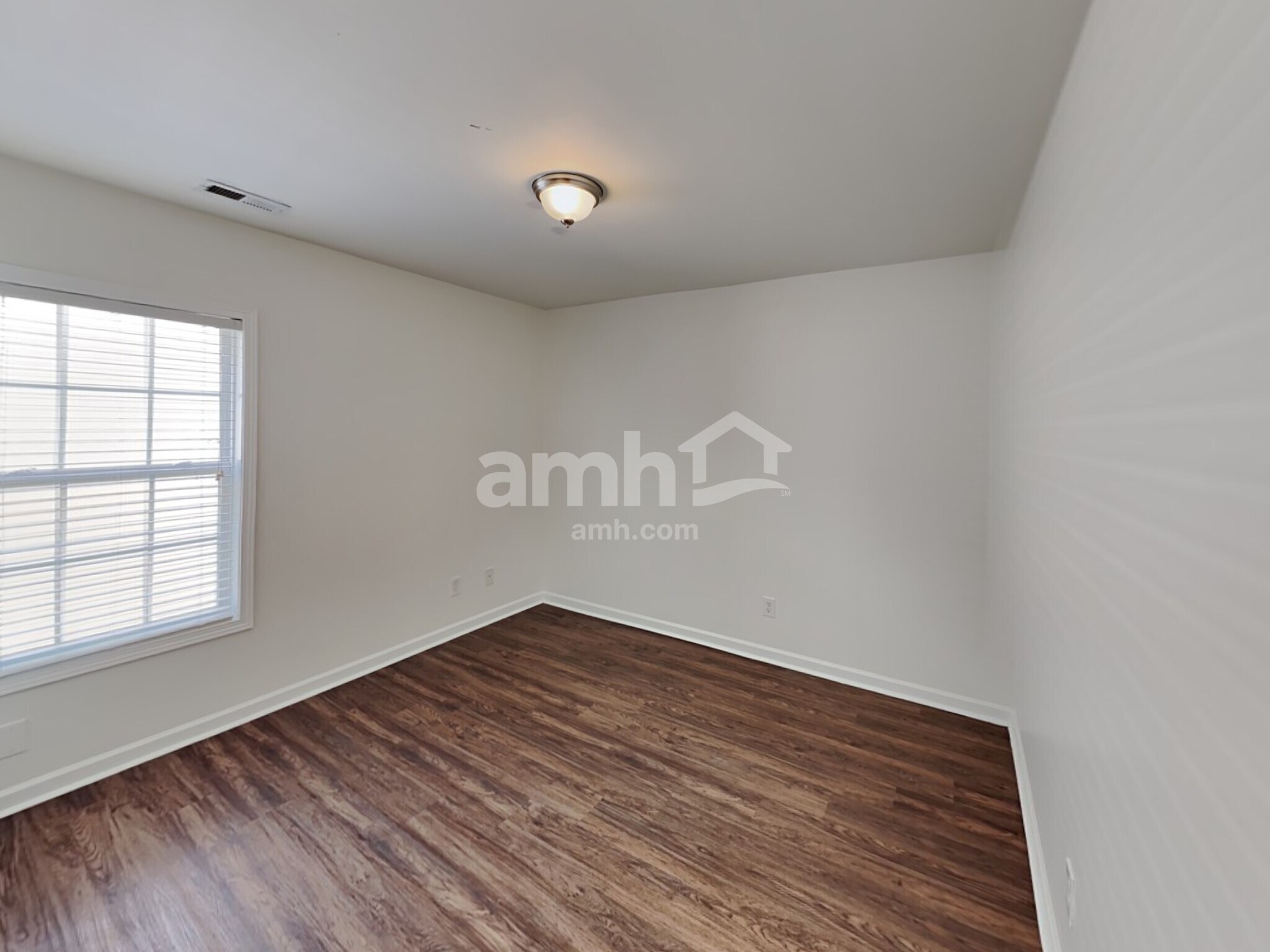 Building Photo - 9823 Jeanette Cir