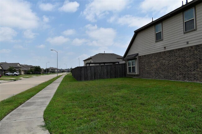 Building Photo - 29238 Jacobs River Dr