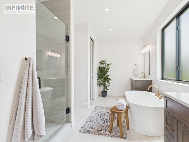 Building Photo - 374 Cushing Ln