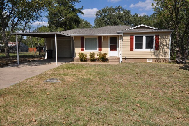 Primary Photo - FOR LEASE! Newly Remodeled 2 BR - 1 BA - 1...