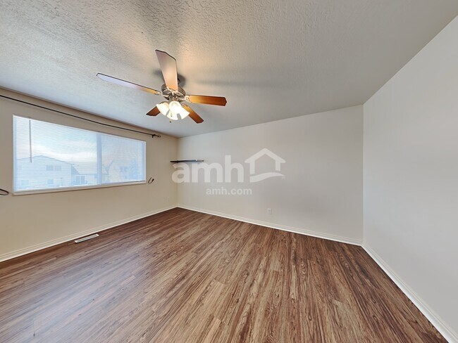 Building Photo - 261 Walton Dr