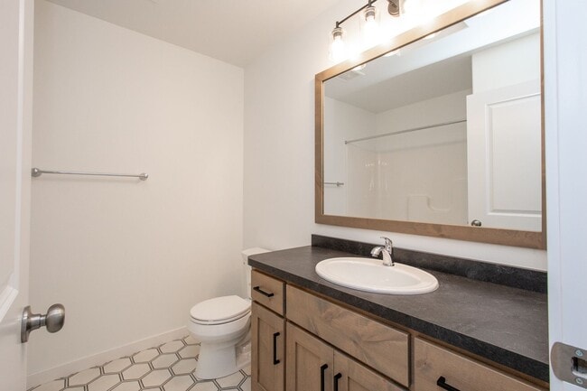 Building Photo - 4 Bed 3 Bath Single Family Home