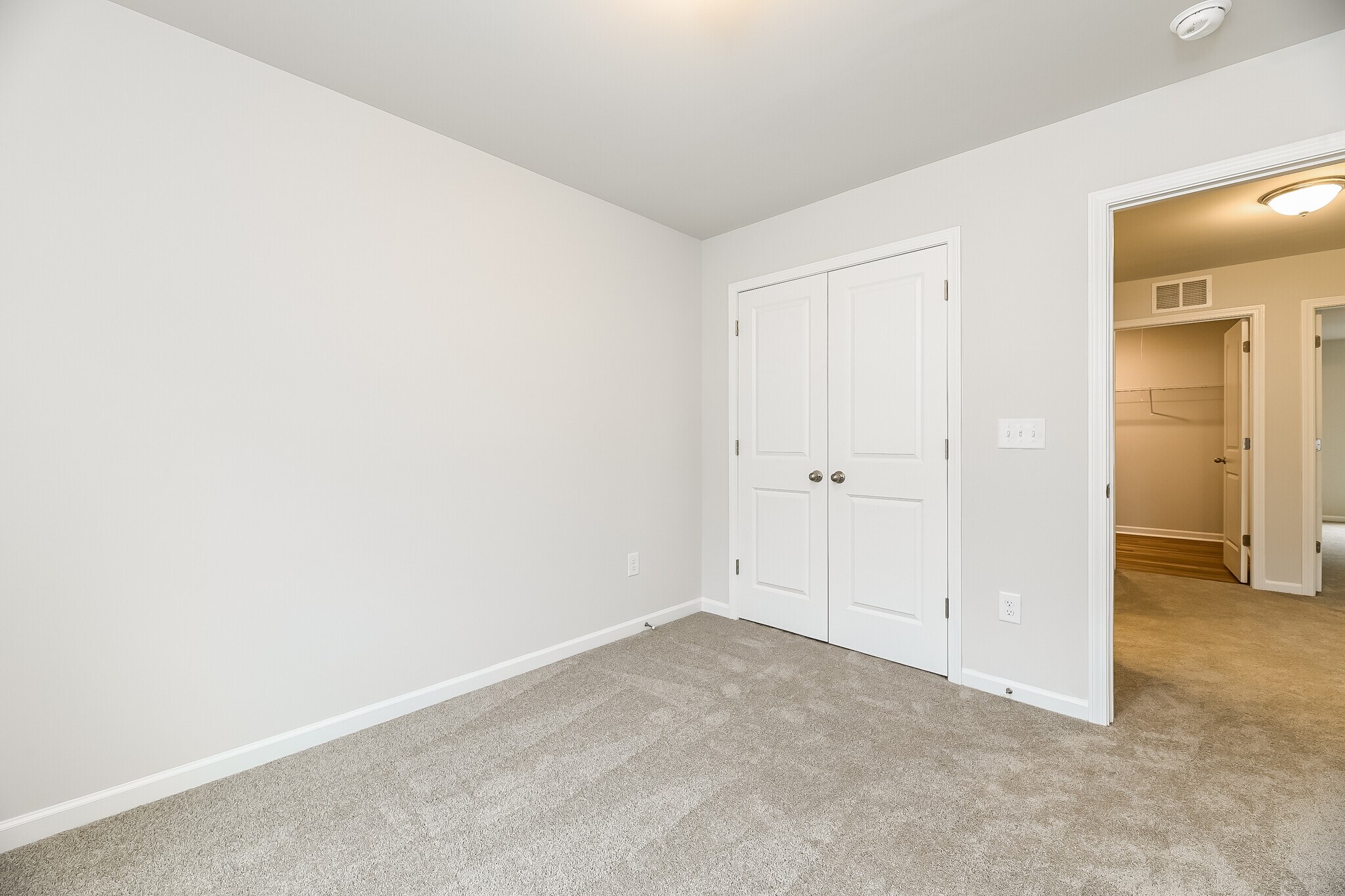 Building Photo - 2808 Summer Townes Wy